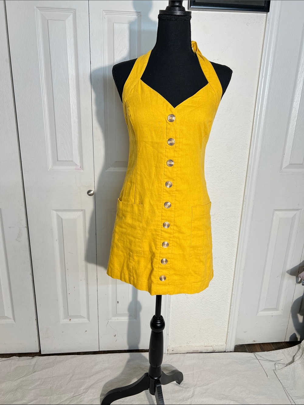 essue Bright Yellow Halter Button-Front Mini Dress